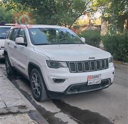 جیپ گراند شیرۆکی